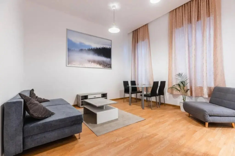 Family apartment next to Danube river