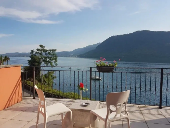 Standard Double room with balcony and with lake view