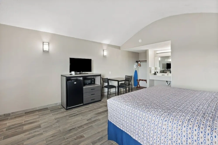 Standard Double Basement room