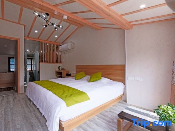 Standard room with balcony