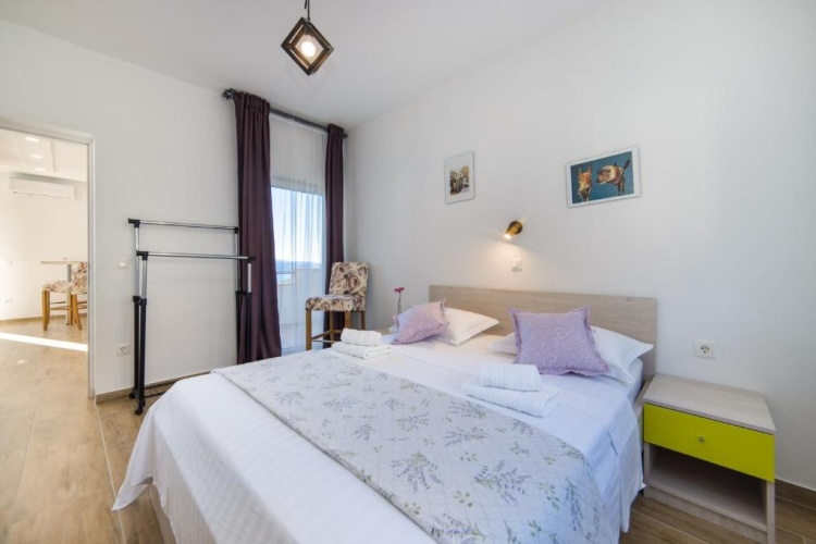 2 Bedrooms Apartment with sea view