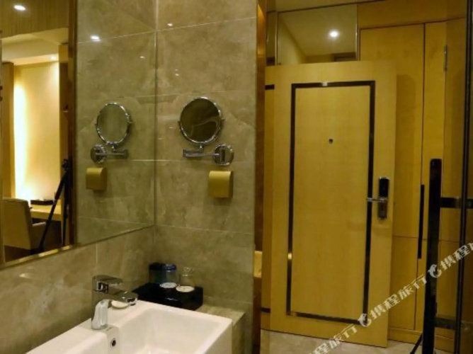 Via  Hotel