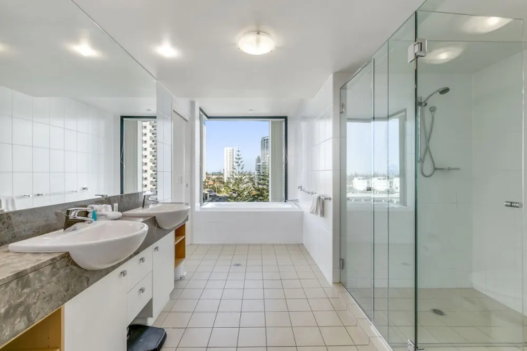 Broadbeach on the Park - We Accommodate