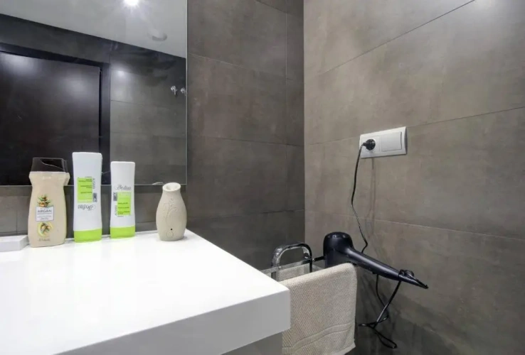 3 Bedrooms Apartment