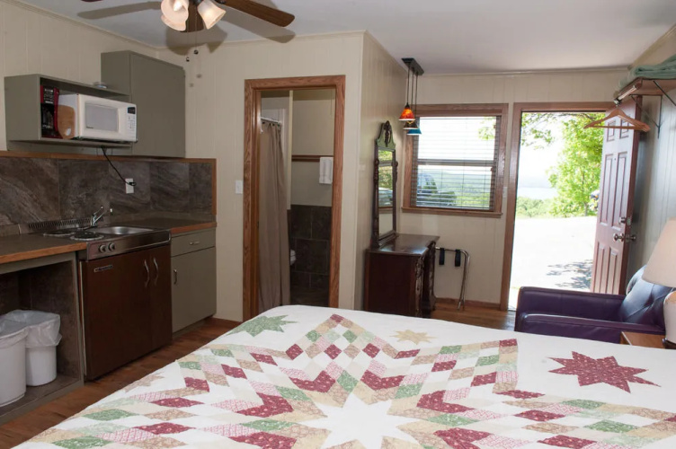 Beaver Lakeview Resort