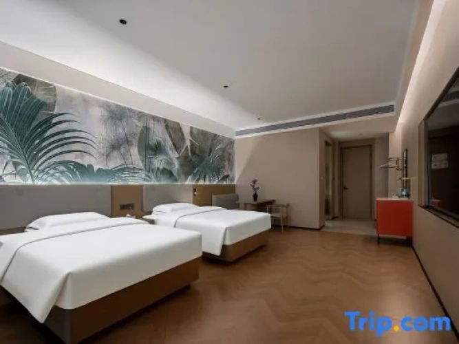 Standard Twin room with garden view