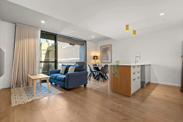 Unwind in Elegance: Your Perfect Braddon Apartment