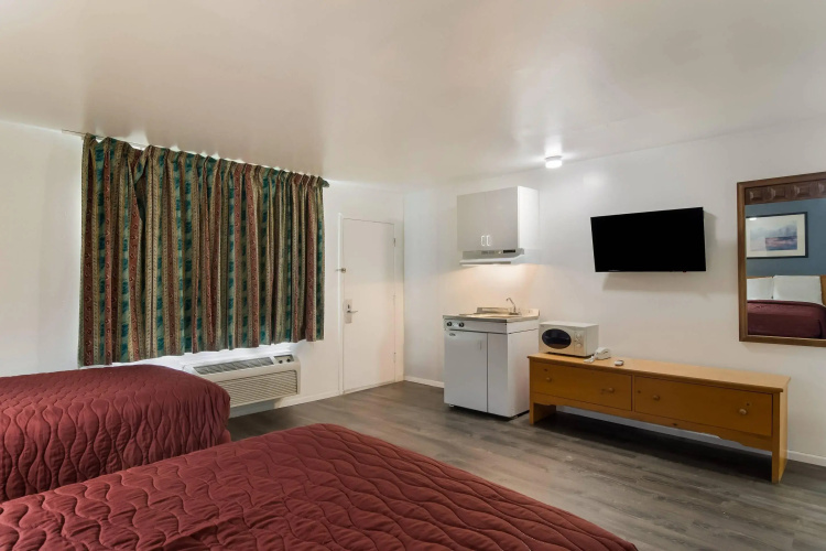 Rodeway Inn & Suites Sidney Historic Downtown I-80