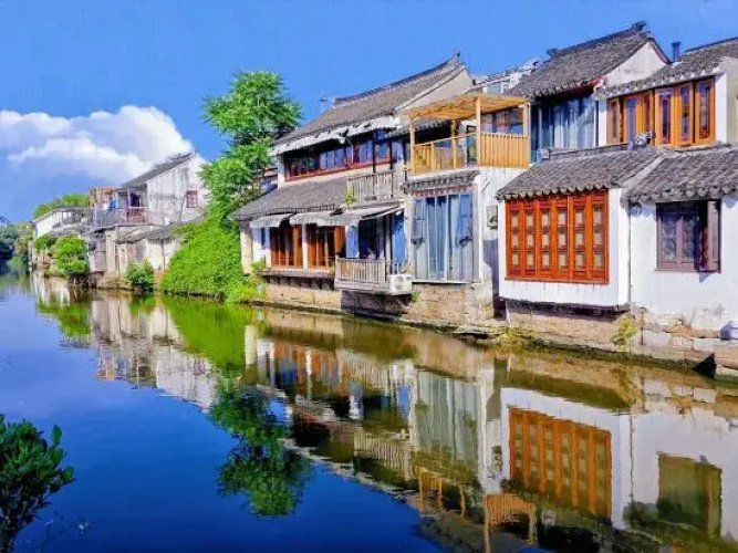 Lanyun Courtyard  Riverview Inn