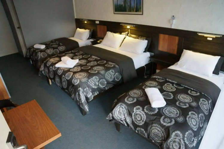 Golden Leaf Motel