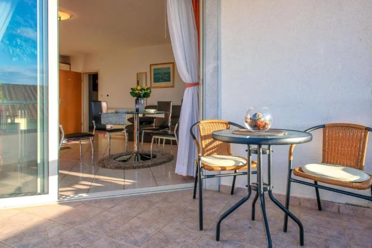 Apartments Jakic 1