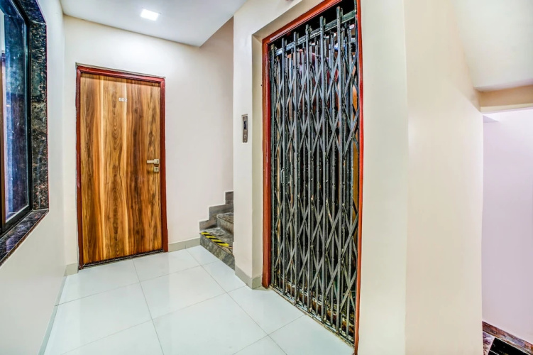 FabExpress Aishwarya Service Apartment