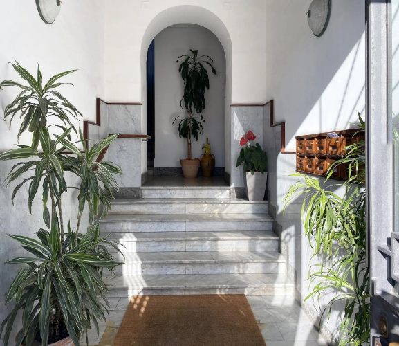 Luna Rossa Roma Guest House