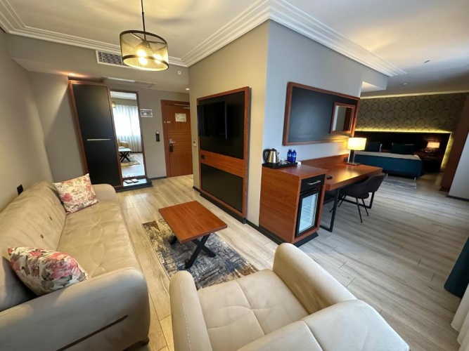 Deluxe Suite
