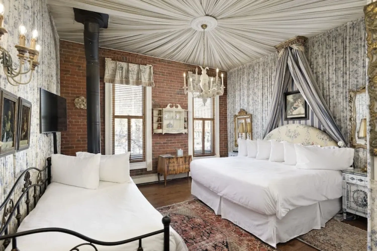 Deluxe Double Suite