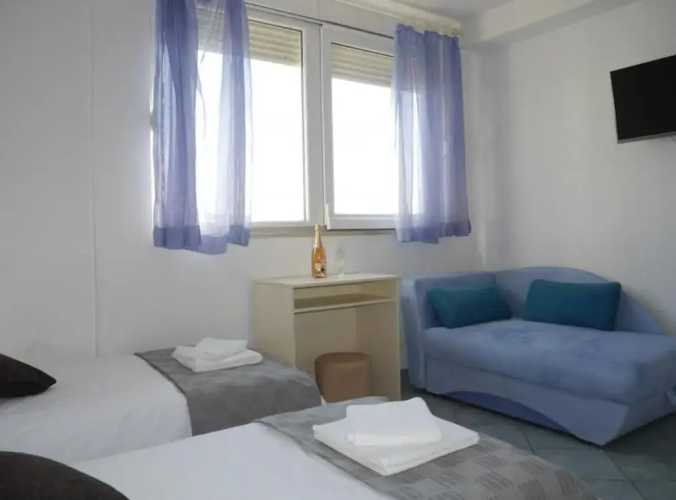 Dugi Rat Seaside Apartments