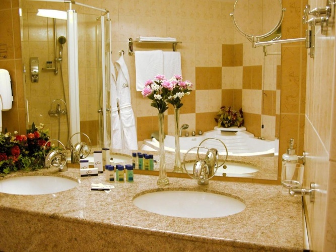 1 Bedroom Deluxe Suite