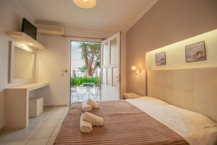 Standard Triple Basement room with balcony and with sea view