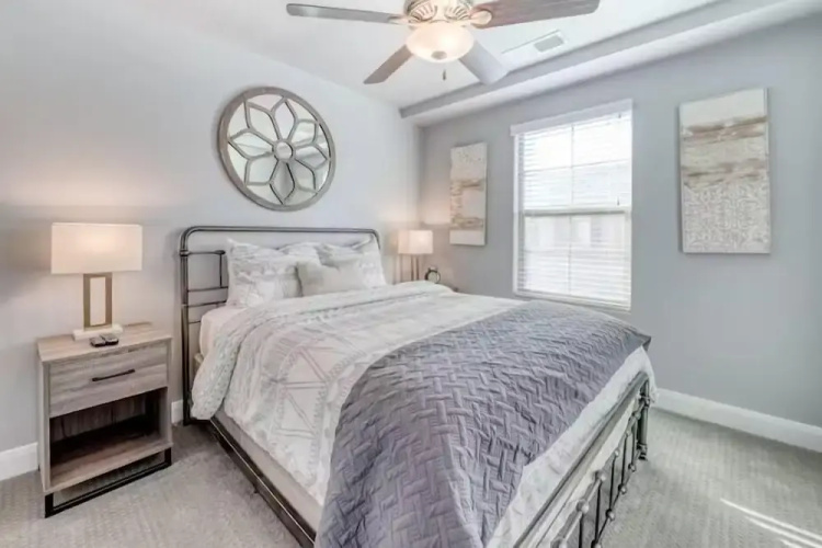 The Modern Villa - Pet Friendly 3 Bedroom Townhouse