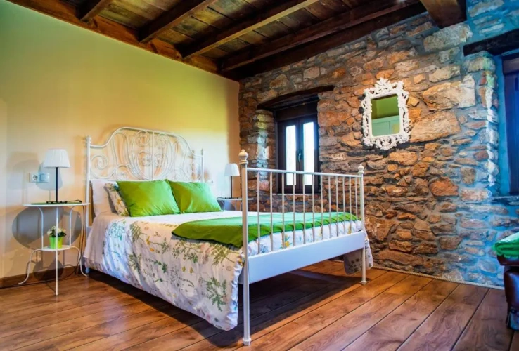 4 Bedrooms Cottage