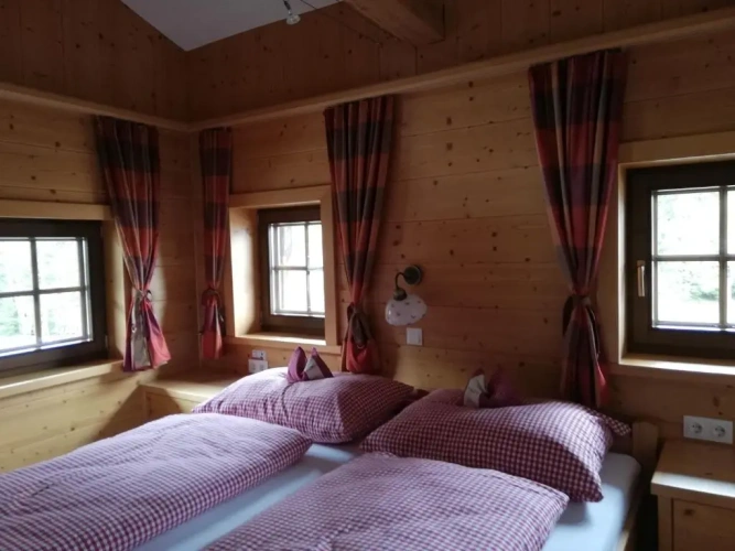 3 Bedrooms Cottage