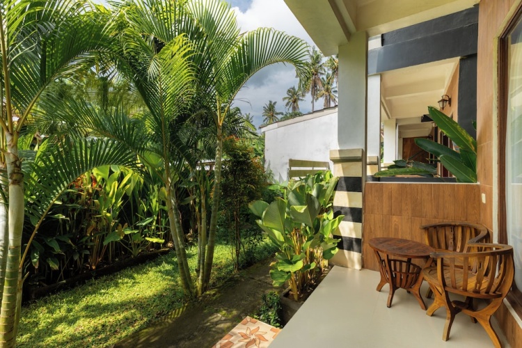 Standard room with balcony and with garden view