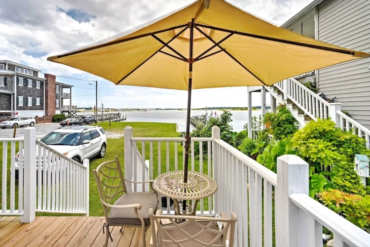 Apartment with balcony