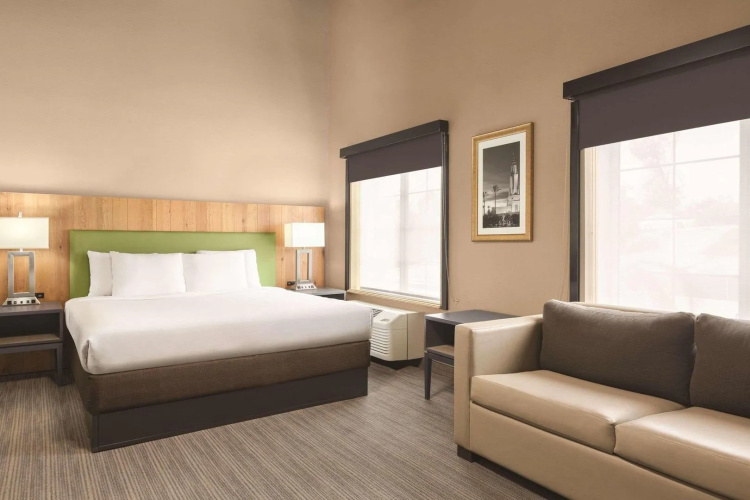 Spark by Hilton Redlands