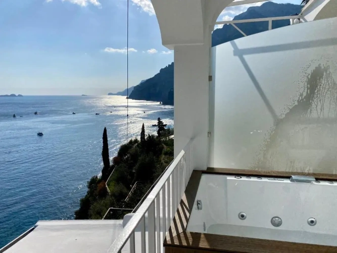 Deluxe Double room with balcony and with sea view