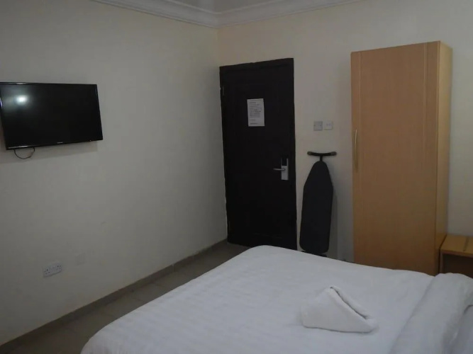 206 Exclusive Hotel