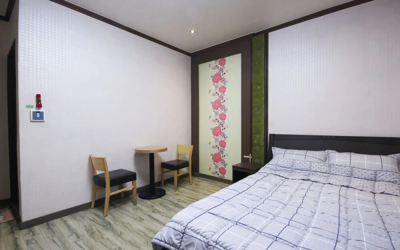 M Motel