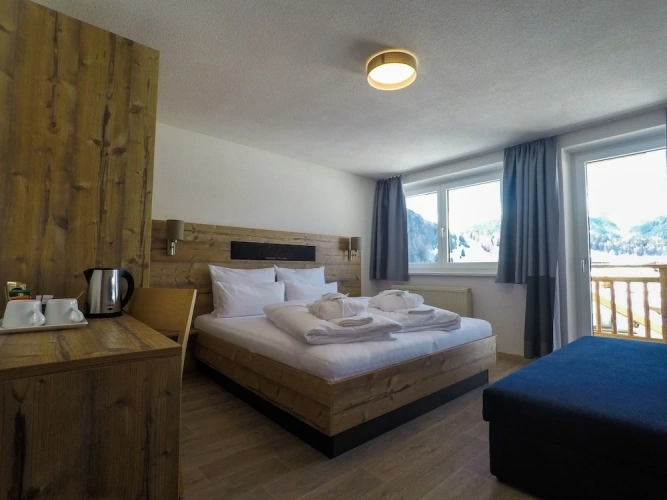 Classic Double room with balcony and with mountain view