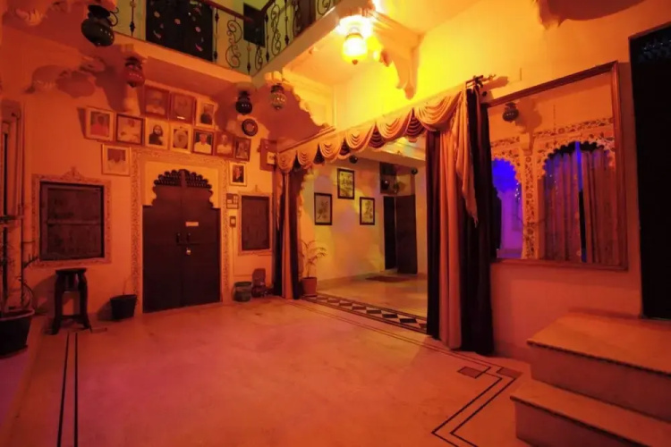 Nukkad Guest House Near Lake Pichola