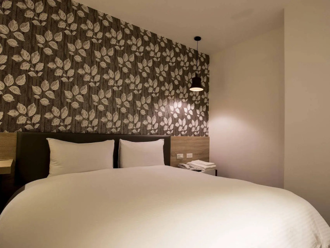 Queens Hotel II