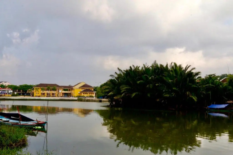 Long Life Riverside Hotel & Spa
