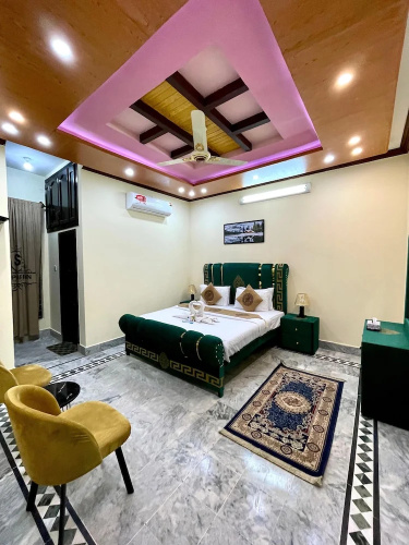 Sapphire Inn