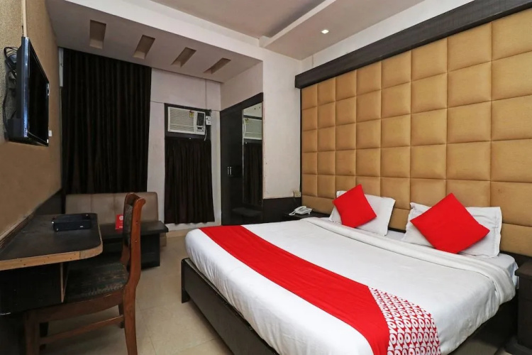 Oyo 22946 Sbg Inn
