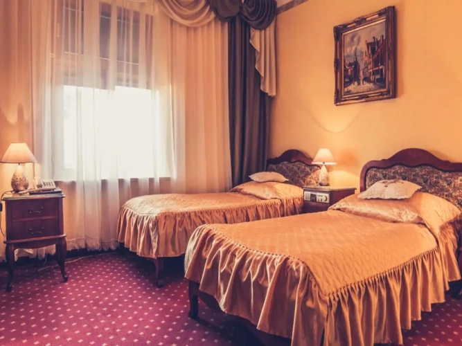 Standard Triple room