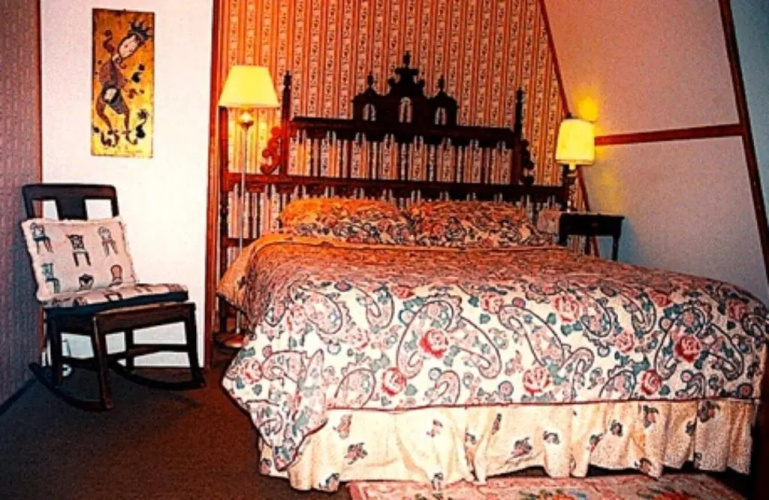 Whistler's Inn Bed & Breakfast