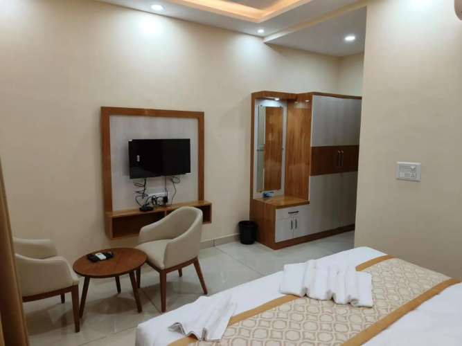 The Waves Hotel Sarjapura