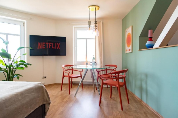 2 Bedrooms Apartment