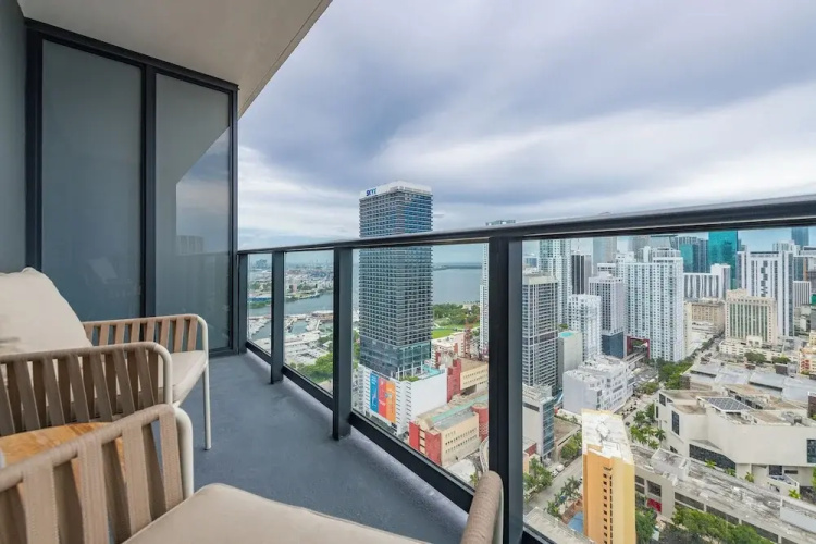 Prime Downtown Location Luxury Studio