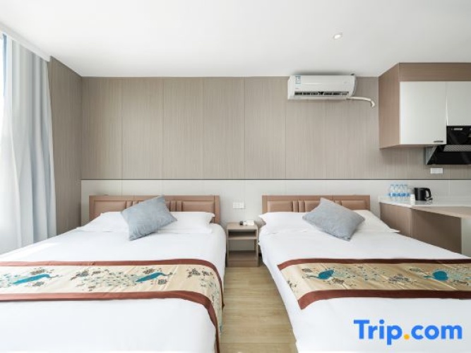 Standard Twin room with view