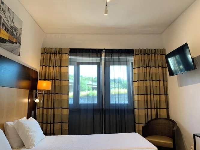 Superior Double Basement room