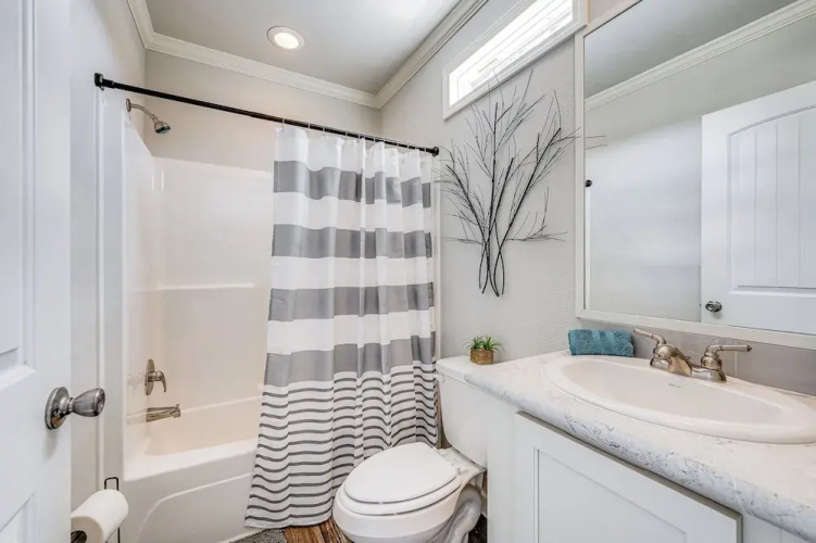 Lovely Broken Bow Cottage w/ Hot Tub & Fire Pit!