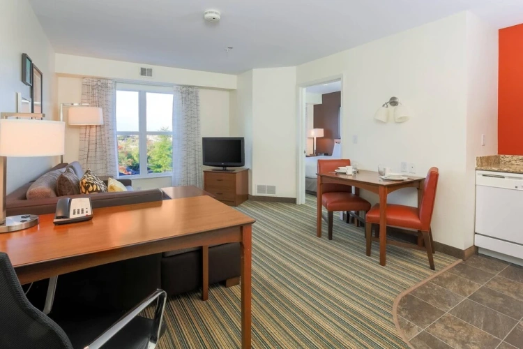 1 Bedroom Suite