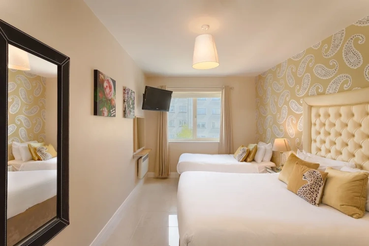 2 Bedrooms Superior Apartment with land view