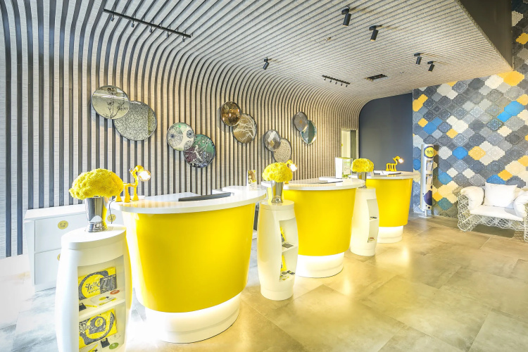 YELLO Hotel Harmoni Jakarta