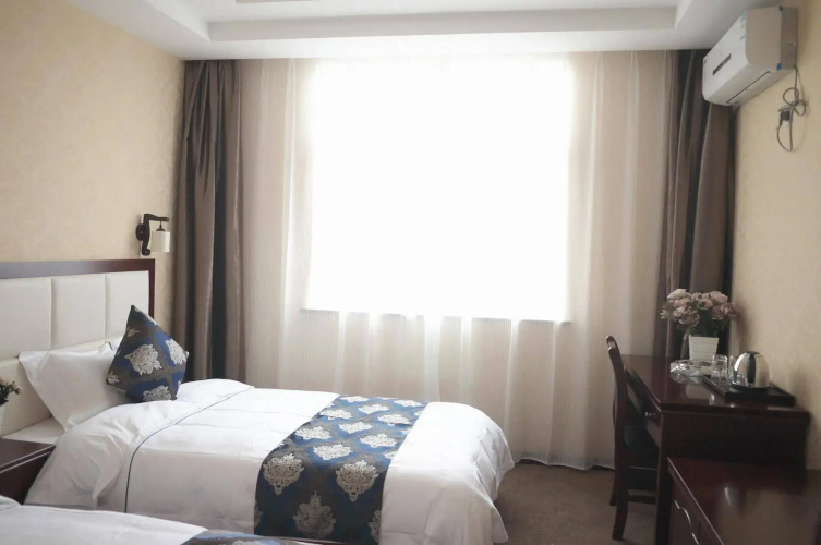 Kunming July Hotel