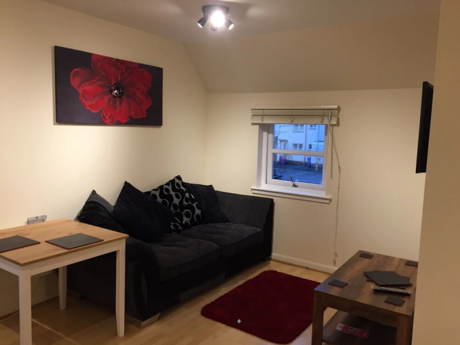 8 Varis Apartments